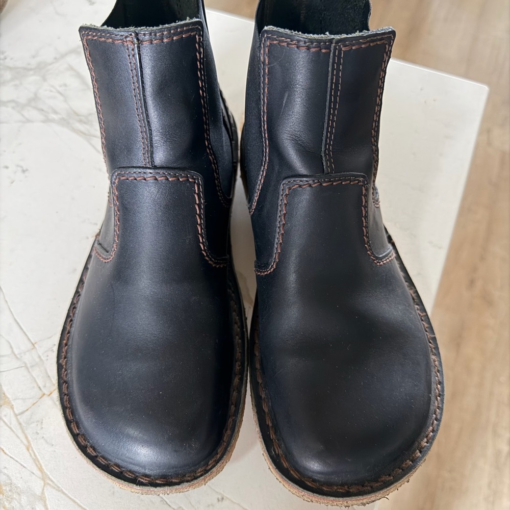 Women's Black Leather Ankle Boots